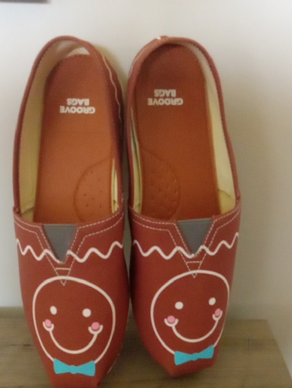 Fun Gingerbread Slip-ons New NWOTS